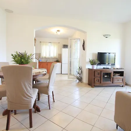 Holiday home 3559-1 For 6 People In