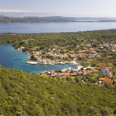Holiday home 3559-1 For 6 People In Veli Rat