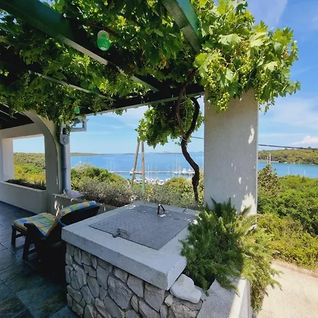 Casa de Férias 3559-1 For 6 People In Veli Rat
