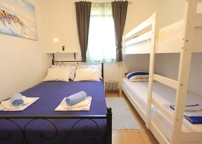 3559-1 For 6 People In Casa de Férias *