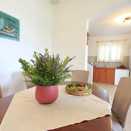Σπίτι διακοπών 3559-1 For 6 People In Veli Rat