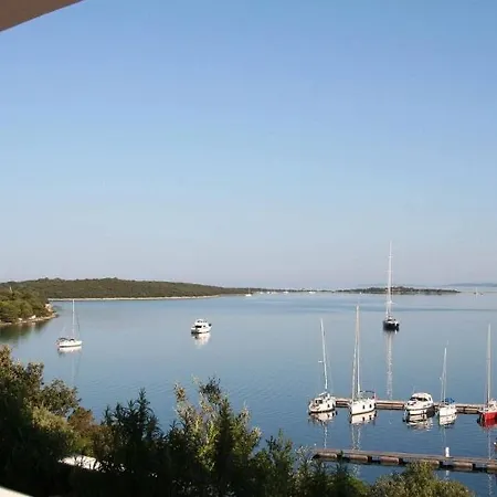 3559-1 For 6 People In Feriehus Veli Rat